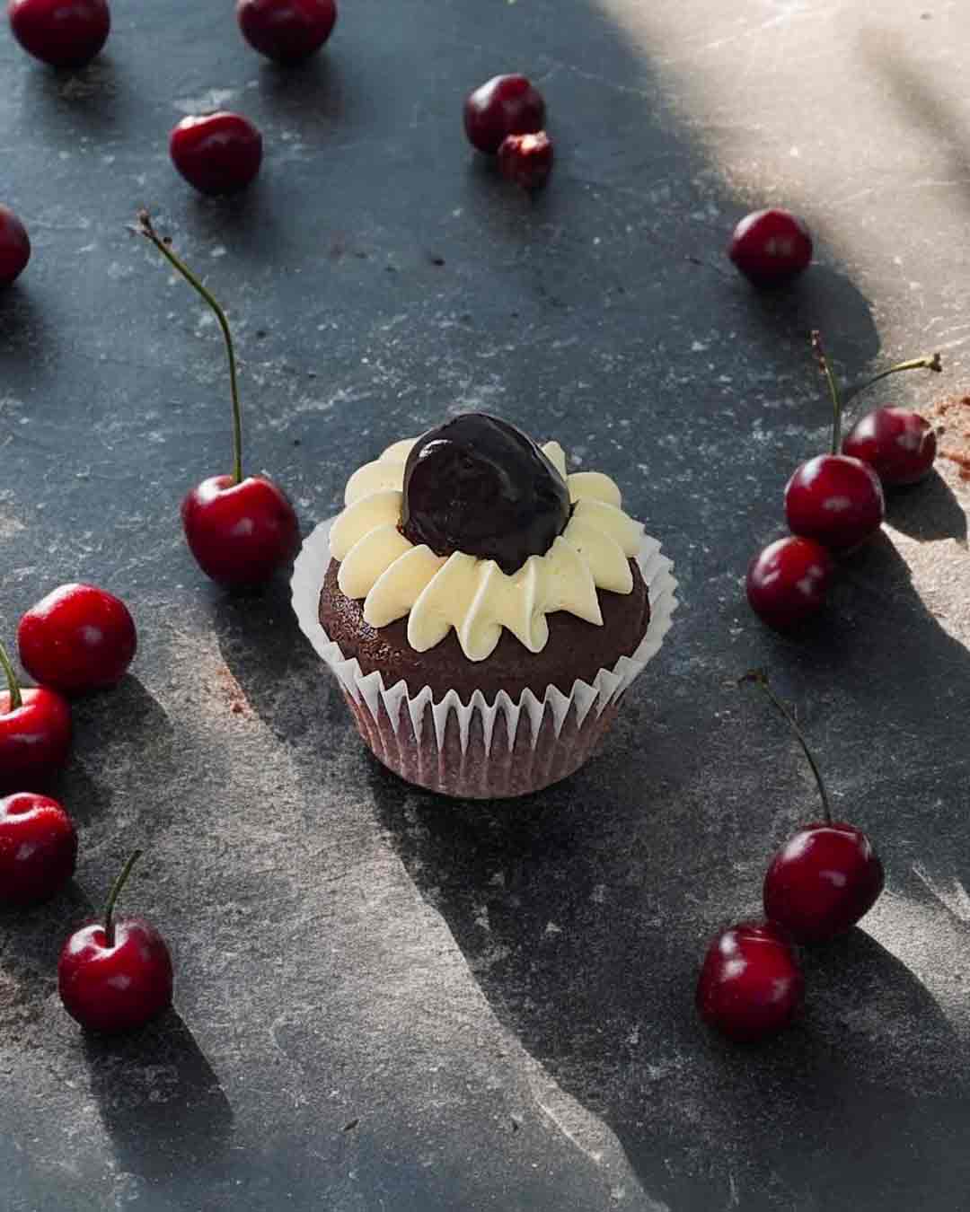 Ashas-Cupcakes-Black-Forest-Gateau-Mini-Cupcake