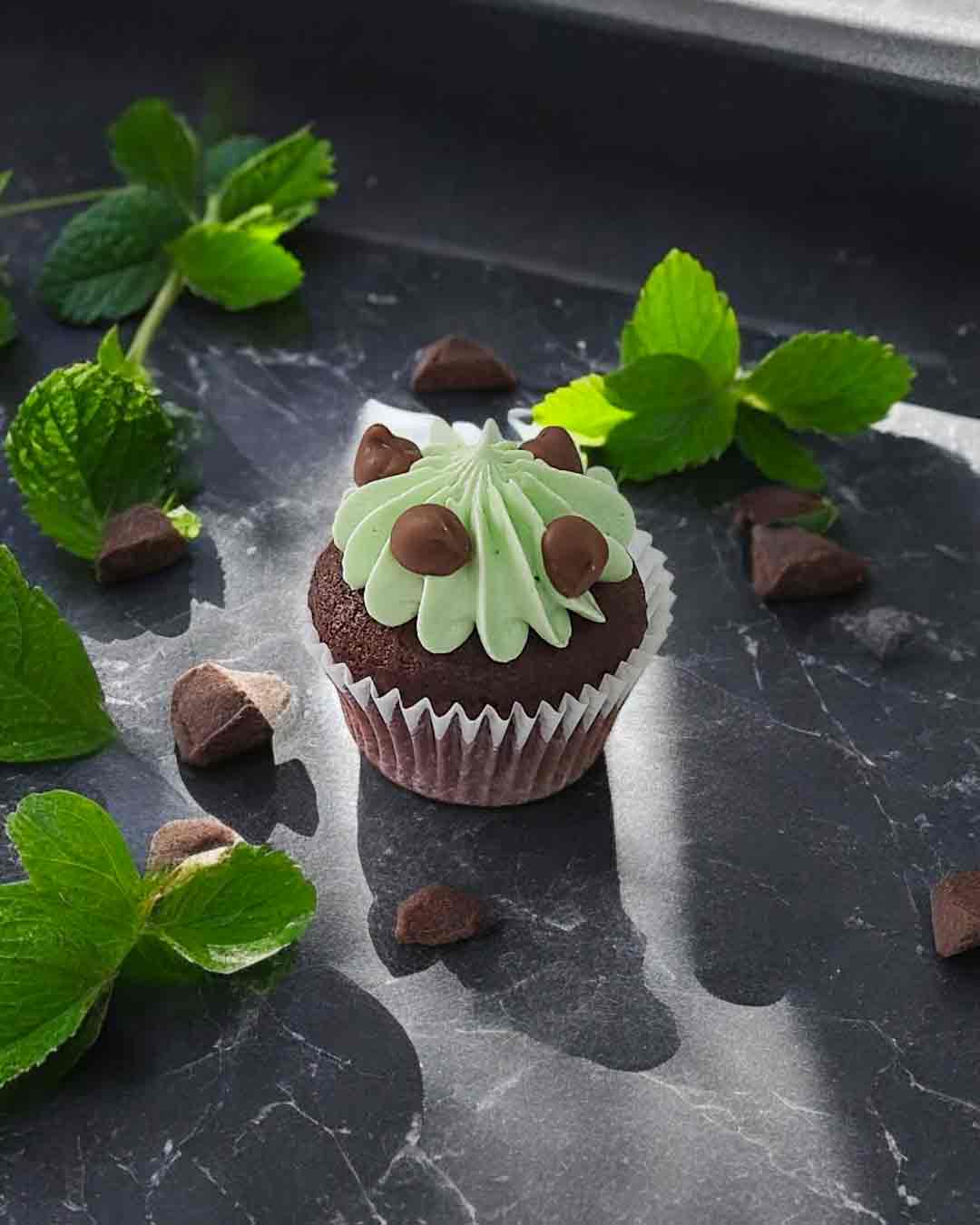 Ashas-Cupcakes-Mint-Choc-Chip-Mini-Cupcake