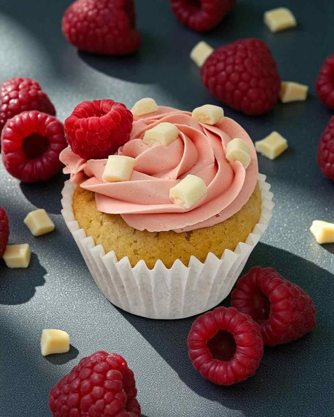 Raspberry-and-White-Chocolate-Cupcake
