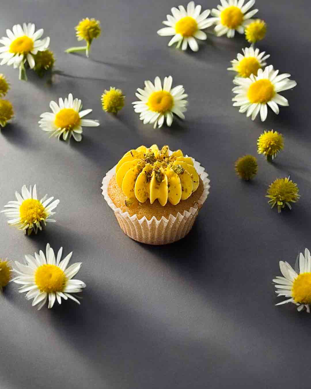 Saffron-&-Pistachio-Mini-Cupcake